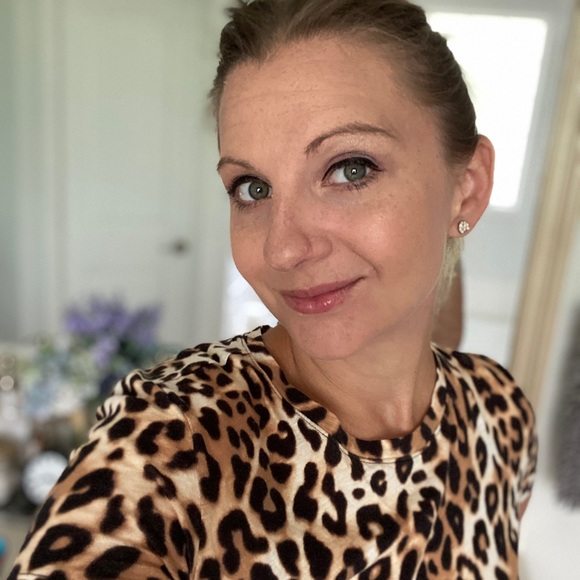 Posh Ambassador!! Welcome to my Closet! - Picture 2 of 4